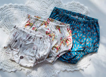 Load image into Gallery viewer, Christmas bloomer