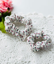 Load image into Gallery viewer, Scrunchie- Girl and Doll set