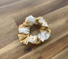 Load image into Gallery viewer, Scrunchie